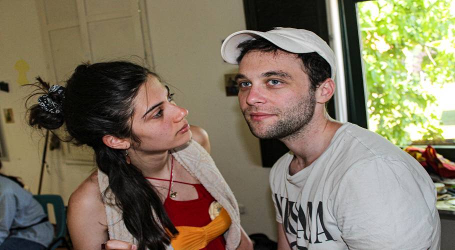 M. TanÃ­tÃ¡s kÃ¶zben...