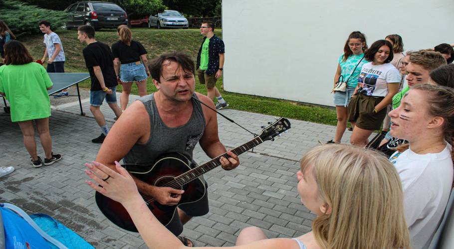 Ã–. RÃ¶gtÃ¶nzÃ¶tt koncert